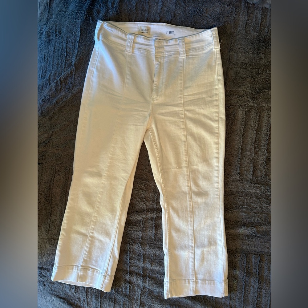 Pilcro White Cropped Jeans